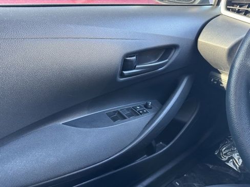 Certified 2022 Toyota Corolla LE image 27