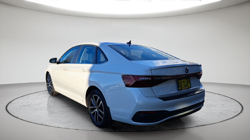 Used 2025 Volkswagen Jetta SE FWD image 7