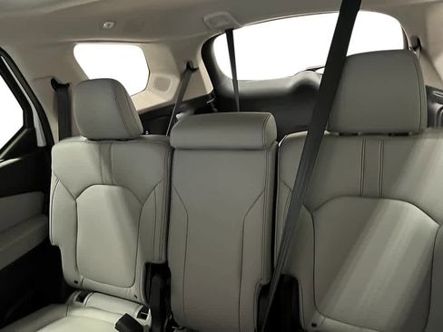 New 2025 Honda Pilot Touring image 30