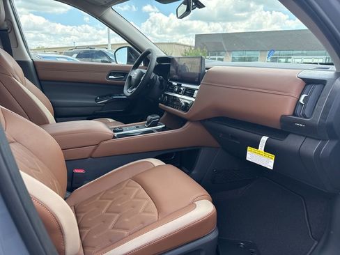 New 2026 Nissan Pathfinder Platinum AWD/4WD image 22