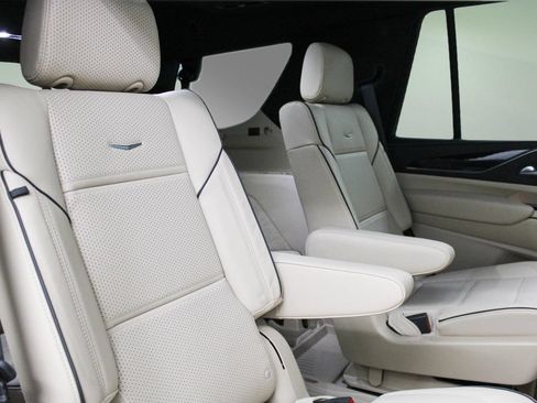 Used 2024 Cadillac Escalade Premium Luxury w/ LPO, Floor Liner Package AWD/4WD image 28