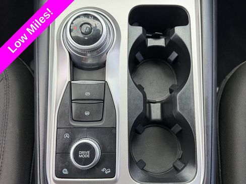 Used 2020 Ford Explorer XLT AWD/4WD image 25