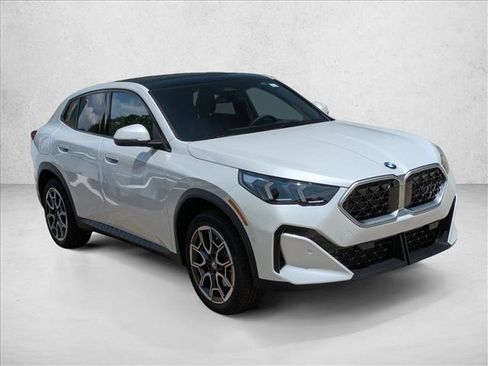 New 2026 BMW X2 xDrive28i w/ Technology Package AWD/4WD image 7