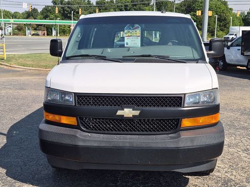 Used 2019 Chevrolet Express 2500 w/ Enhanced Convenience Package RWD image 8