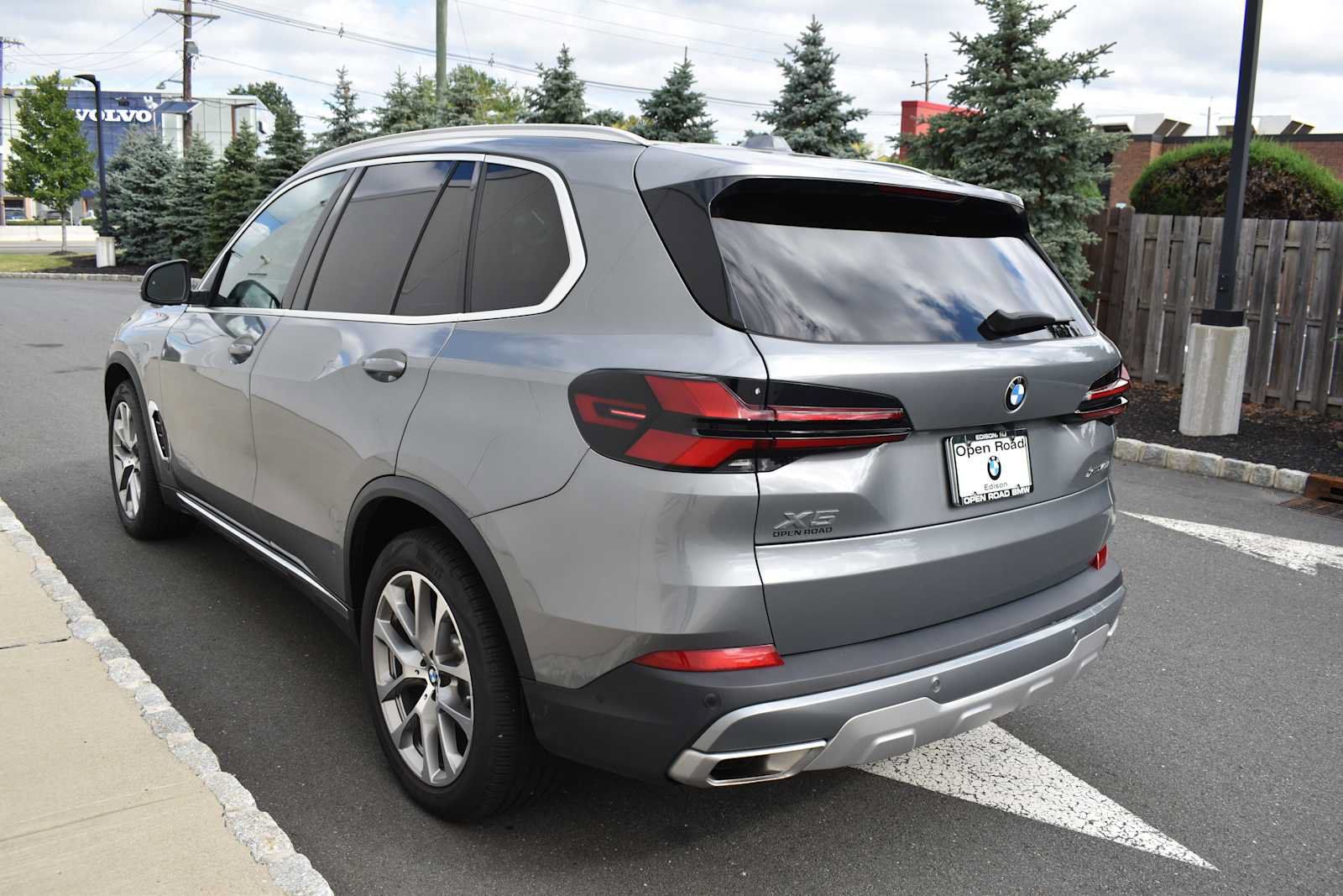 Used 2024 BMW X5 xDrive40i w/ Parking Assistance Package AWD/4WD image 7