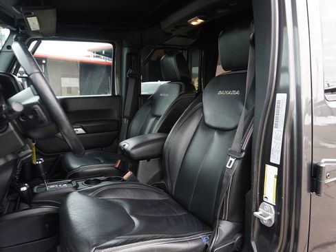 Used 2018 Jeep Wrangler Unlimited Sahara w/ Max Tow Package image 23