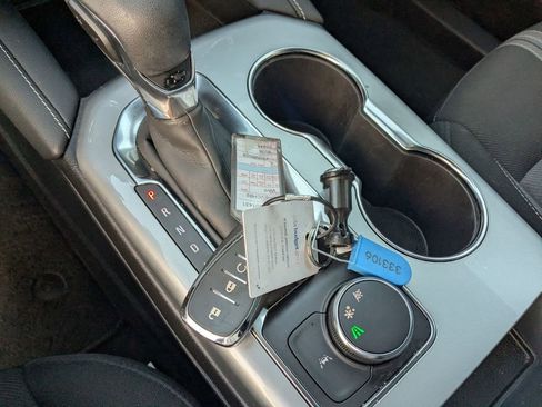 Used 2025 Chevrolet Blazer LT image 31