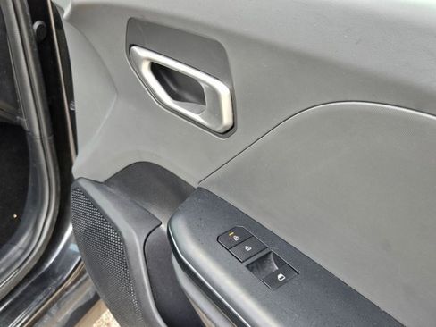 Used 2025 Kia K4 LXS image 27