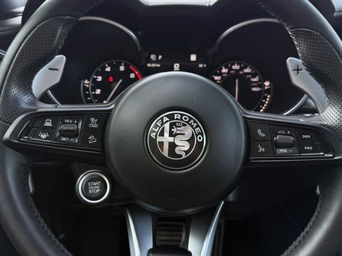 Used 2022 Alfa Romeo Stelvio Veloce AWD/4WD image 46