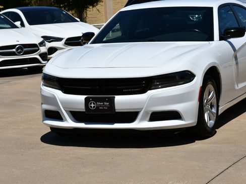 Used 2023 Dodge Charger SXT image 3