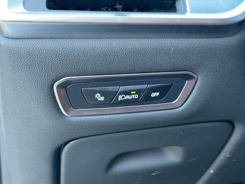 Used 2026 BMW X7 xDrive40i w/ Premium Package image 16