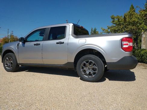 Used 2023 Ford Maverick XLT image 11