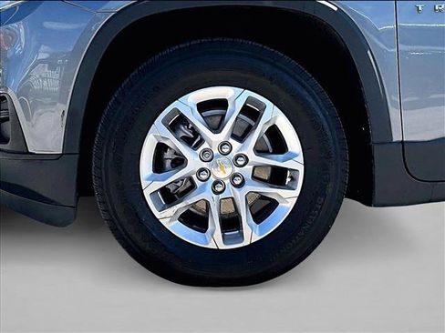 Used 2020 Chevrolet Traverse LS FWD image 7