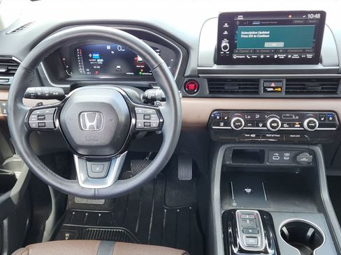 Used 2025 Honda Pilot Elite image 25