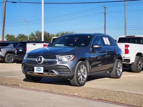 Used 2021 Mercedes-Benz GLC 300 4MATIC image 2