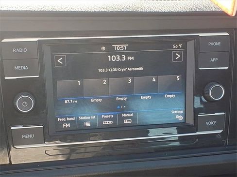 Used 2021 Volkswagen Jetta SE image 9