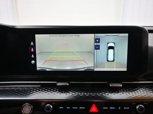 Used 2022 Kia Carnival SX Prestige FWD image 16