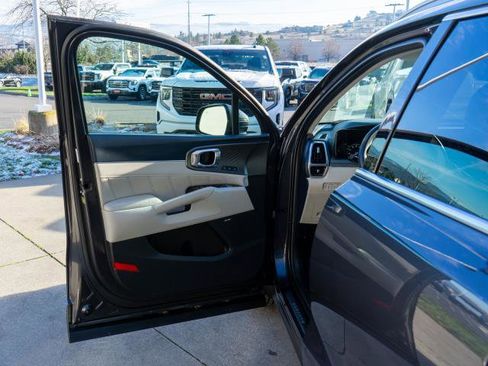 Certified 2024 Kia Sorento SX Prestige image 18