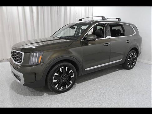 Used 2023 Kia Telluride SX AWD/4WD image 3