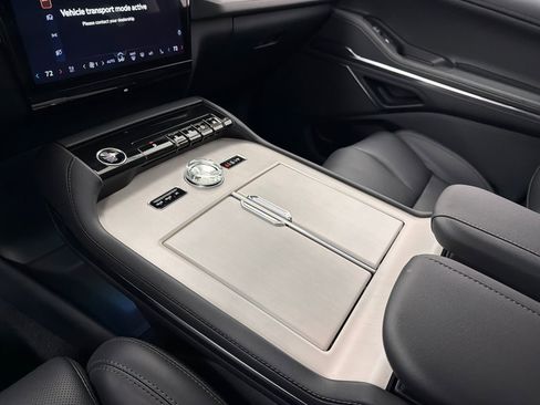 New 2026 Lincoln Navigator L Premier AWD/4WD image 33
