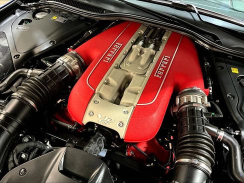 Used 2022 Ferrari 812 GTS RWD image 25