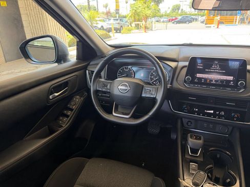 Used 2025 Nissan Rogue SV AWD/4WD image 36