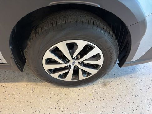 Used 2023 Subaru Outback Premium AWD/4WD image 10