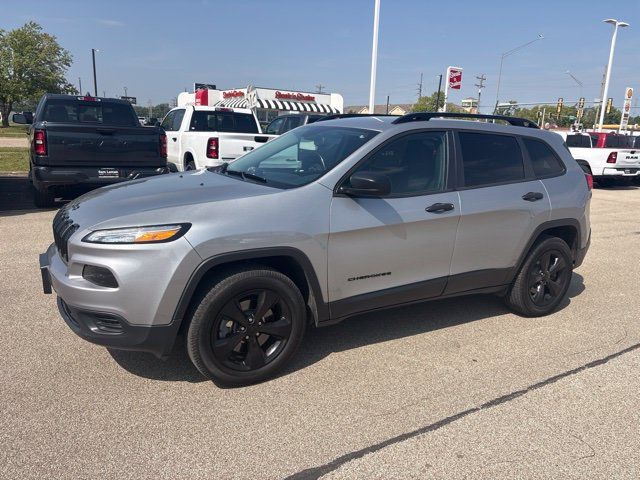 Used 2017 Jeep Cherokee Sport w/ Cold Weather Group AWD/4WD image 1