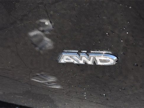 Used 2022 Chrysler Pacifica Touring-L image 11