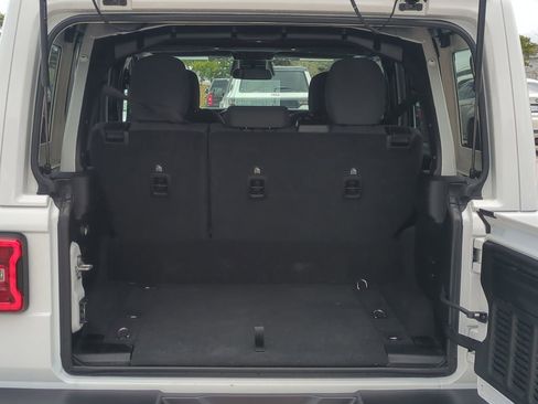 Used 2025 Jeep Wrangler Unlimited Sahara w/ Safety Group image 14