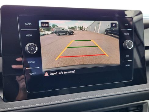 Certified 2025 Volkswagen Taos SE AWD/4WD image 13
