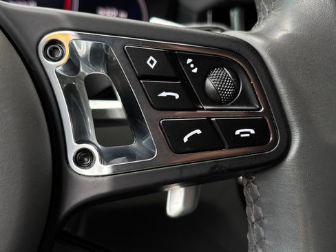 Used 2023 Porsche Cayenne Turbo AWD/4WD image 49