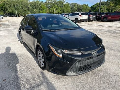 Used 2022 Toyota Corolla LE image 1