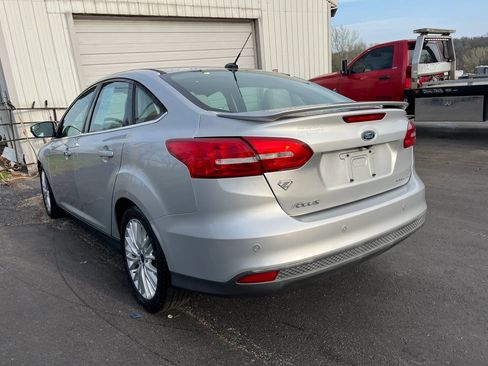 Used 2017 Ford Focus Titanium image 5
