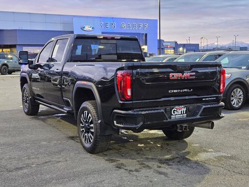 Used 2022 GMC Sierra 2500 Denali w/ Denali Black Diamond Edition image 9