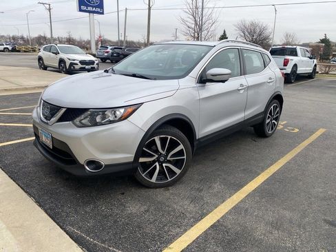 Used 2017 Nissan Rogue Sport SL w/ SL Premium Package image 1