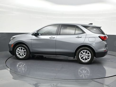 Used 2024 Chevrolet Equinox LS FWD image 2