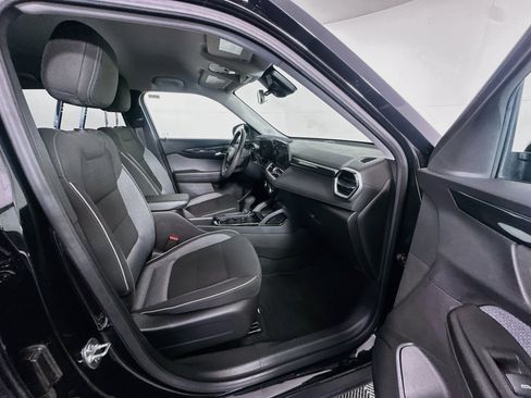 Used 2025 Chevrolet TrailBlazer LT FWD image 28