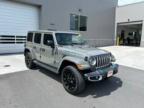 Used 2022 Jeep Wrangler Unlimited Sahara AWD/4WD image 7