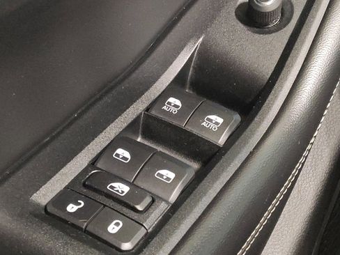 Used 2023 Jeep Grand Cherokee image 27