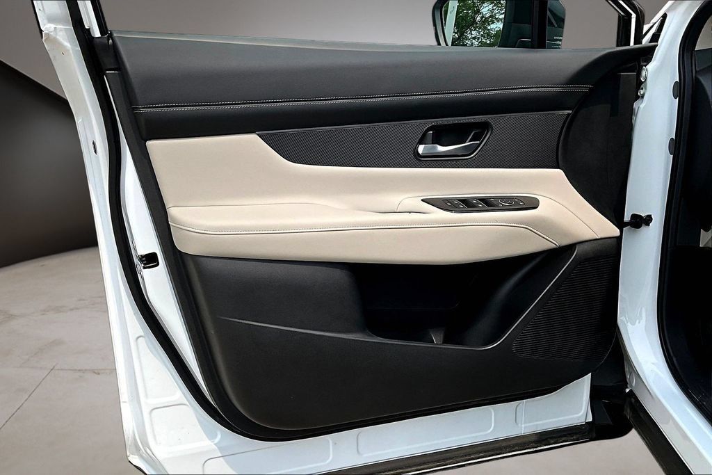 Certified 2025 Nissan Murano SV AWD/4WD image 31
