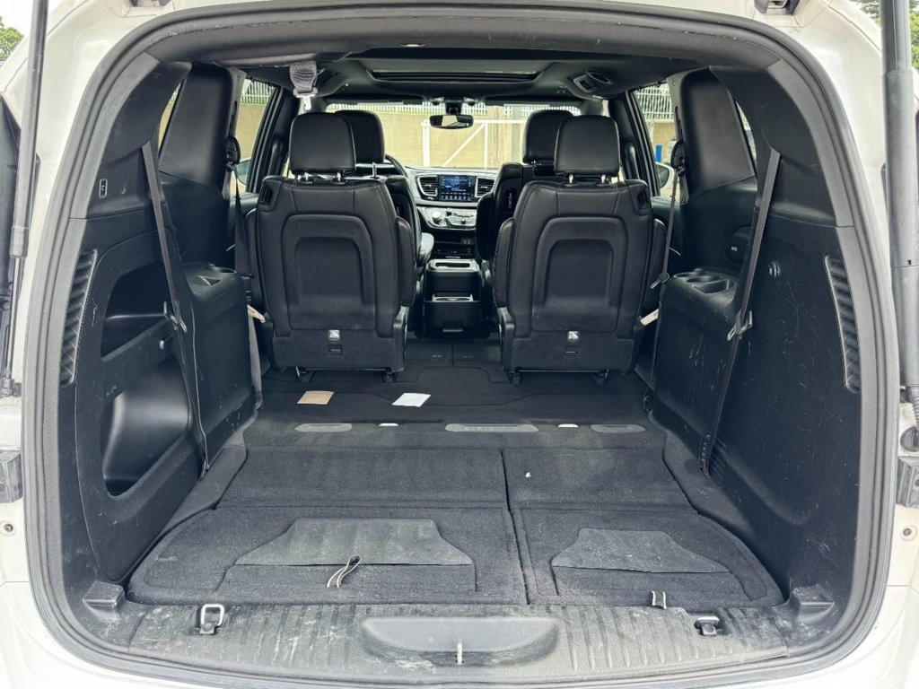 Used 2018 Chrysler Pacifica Touring-L Plus FWD image 6