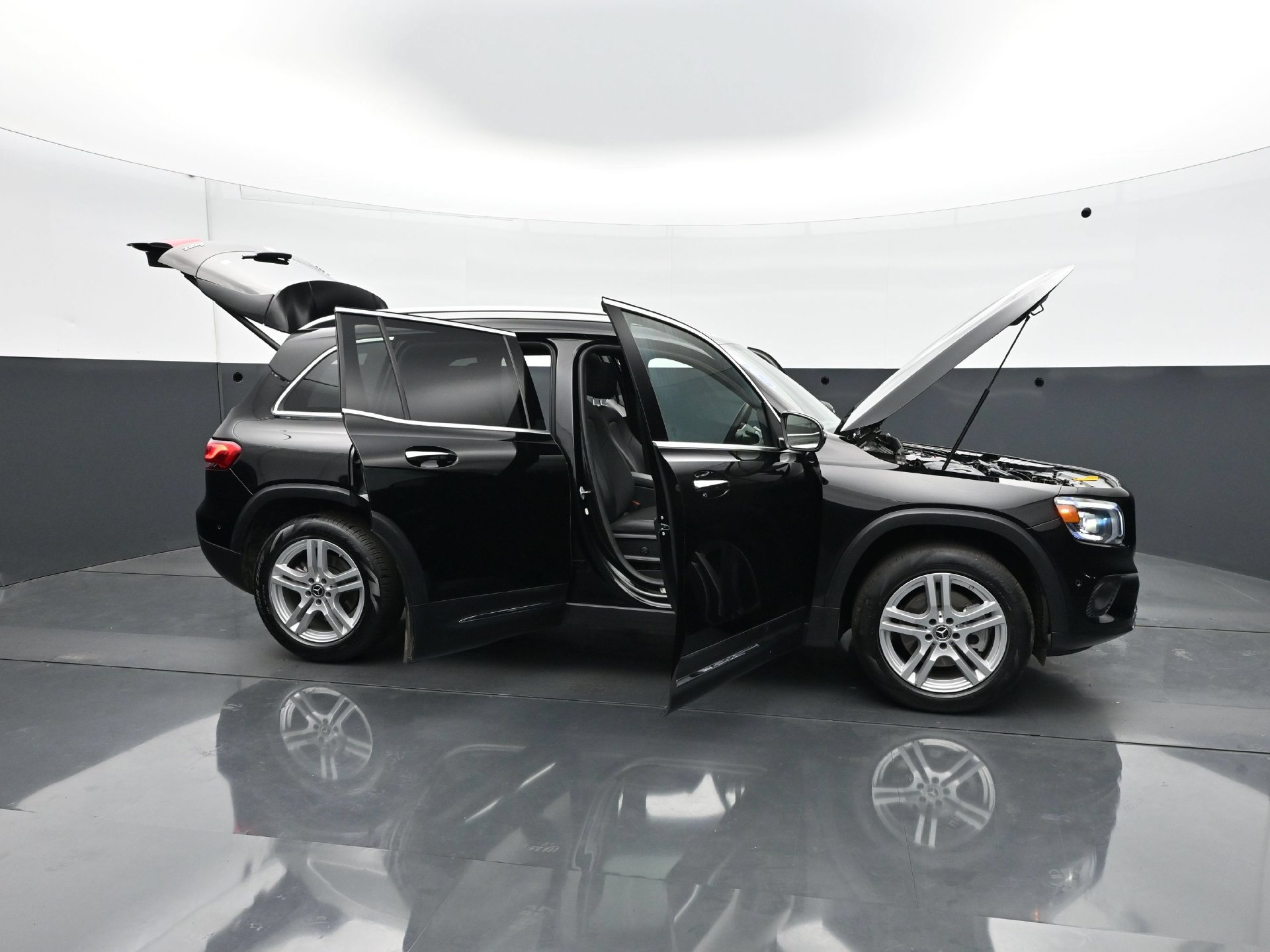 Used 2023 Mercedes-Benz GLB 250 4MATIC image 37