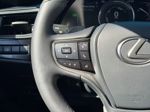 Used 2025 Lexus ES 300h 300h w/ Premium Package image 24