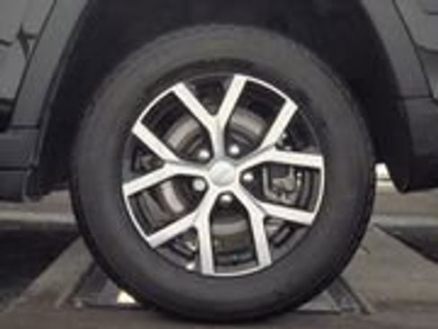 Used 2025 Jeep Grand Cherokee L Limited image 8