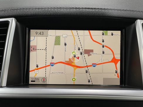 Used 2016 Mercedes-Benz GL 450 4MATIC w/ Premium I Package image 10