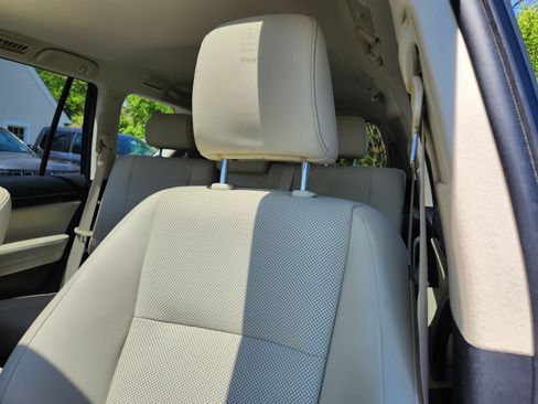 Used 2023 Lexus GX 460 Premium w/ Premium Package AWD/4WD image 11