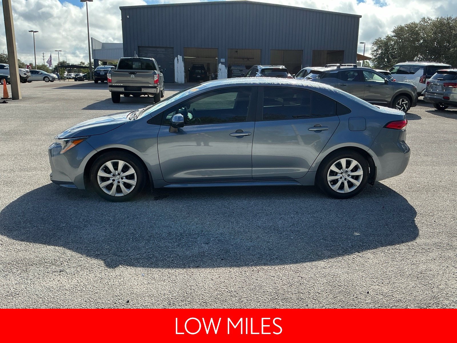Used 2025 Toyota Corolla LE FWD image 5