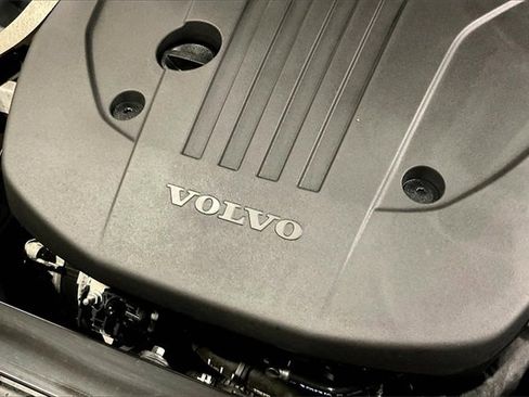 Certified 2023 Volvo XC60 B5 Plus w/ Climate Package image 34