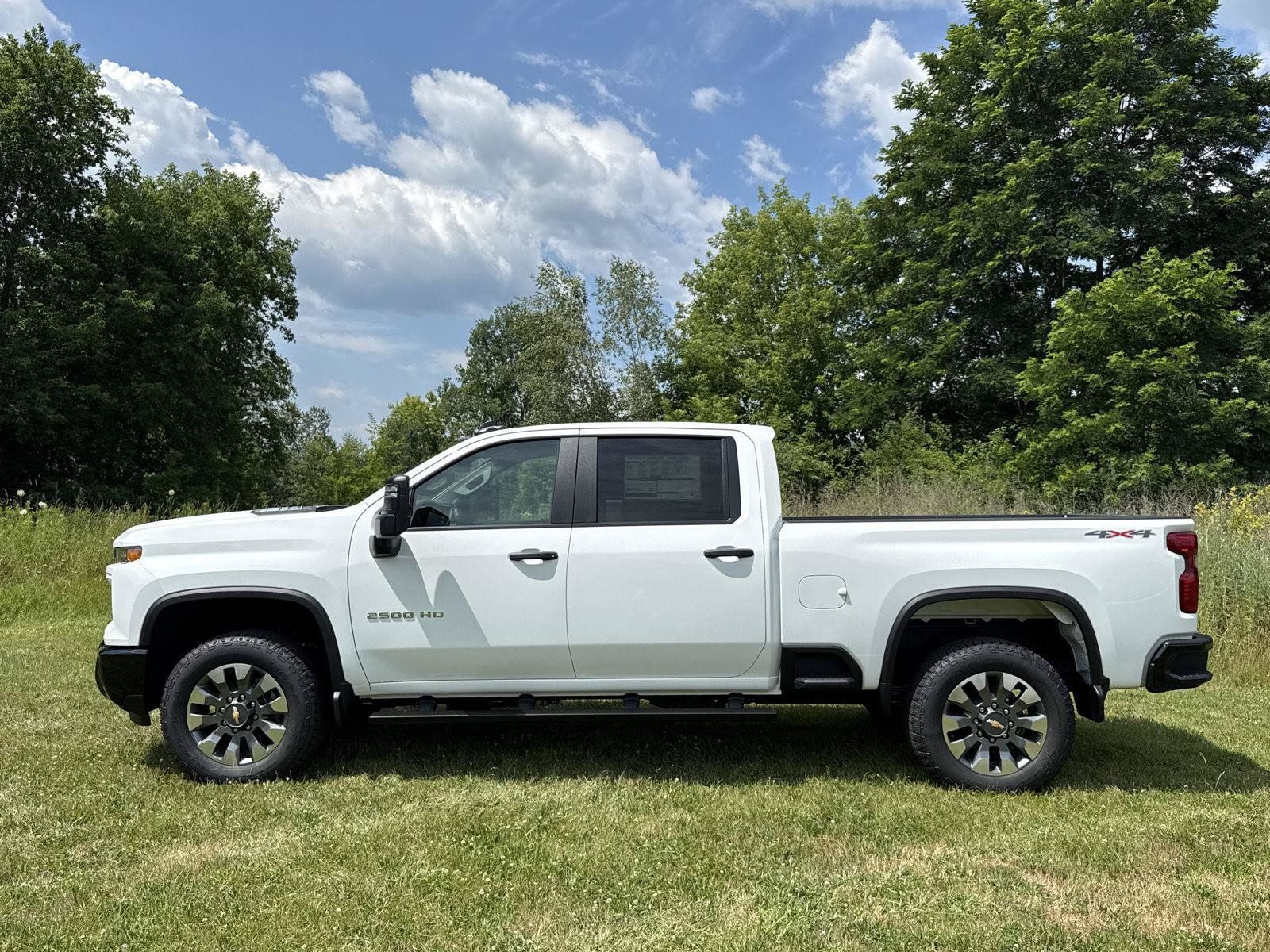 New 2026 Chevrolet Silverado 2500 Custom w/ Custom Convenience Package AWD/4WD image 4